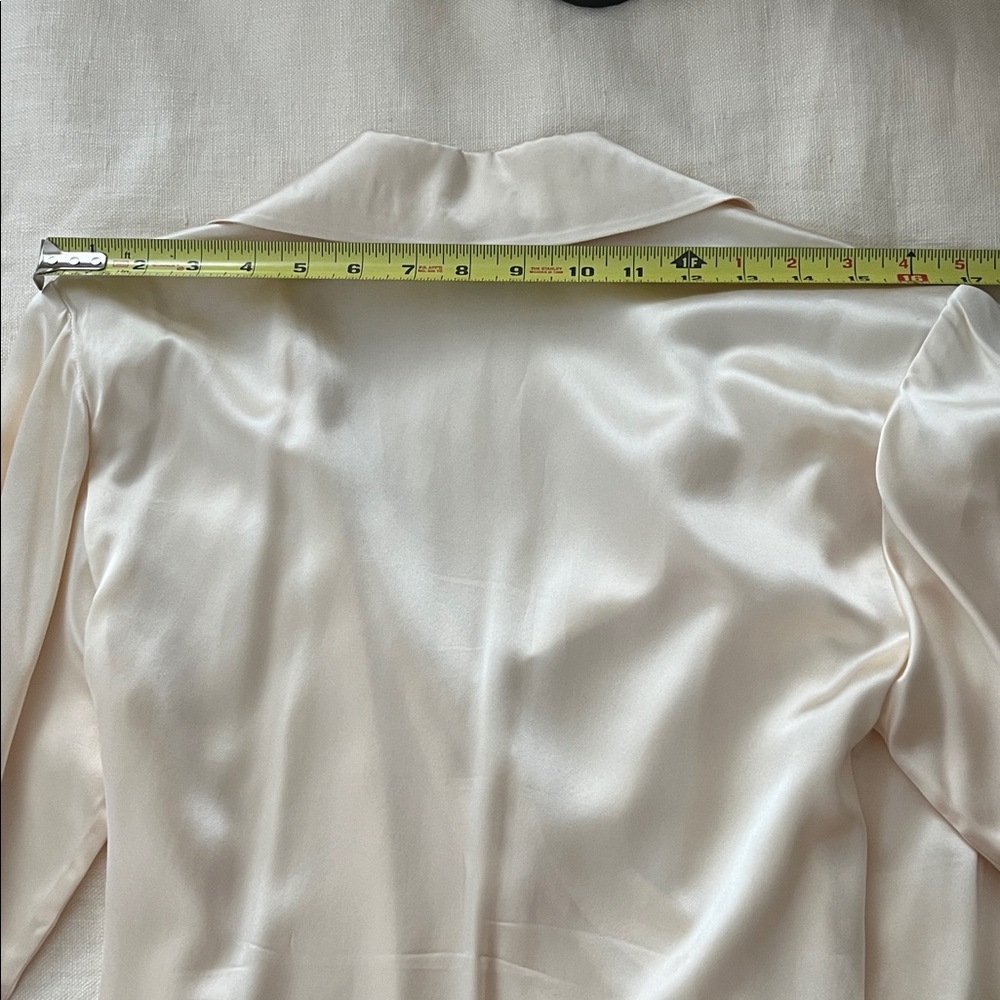 VINTAGE 70s Incinoo Cream Silk Satin Wrap Blouse L/S Retro Pointy Collar - Picture 11 of 16